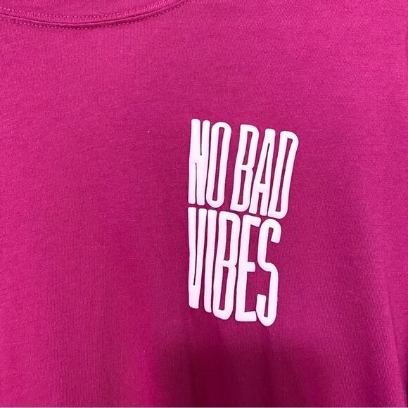 PINK Victoria's Secret Pink Magenta No Bad Vibes Graphic Crewneck Preppy Top M - Picture 2 of 7